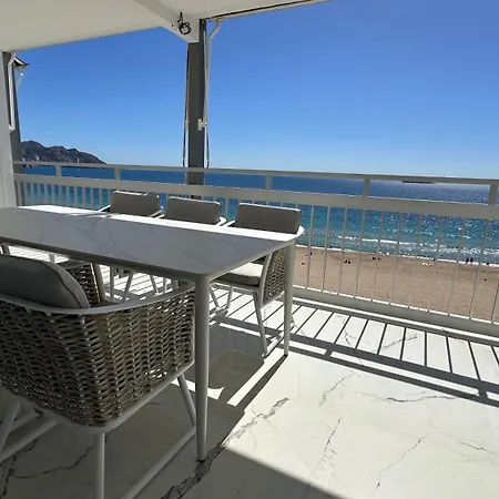 Апартаменты Esmeralda, Beachfront Poniente, 1st Line Frontal Seaview, Ocean Terrace Бенидорм