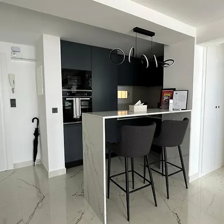Esmeralda, Beachfront Poniente, 1st Line Frontal Seaview, Ocean Terrace Апартаменты