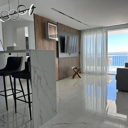 Апартаменты Esmeralda, Beachfront Poniente, 1st Line Frontal Seaview, Ocean Terrace