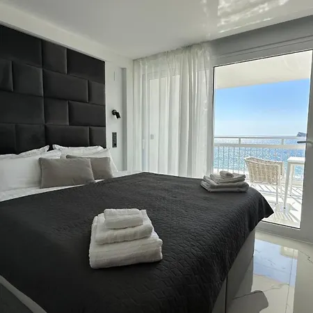 Esmeralda, Beachfront Poniente, 1st Line Frontal Seaview, Ocean Terrace Апартаменты *